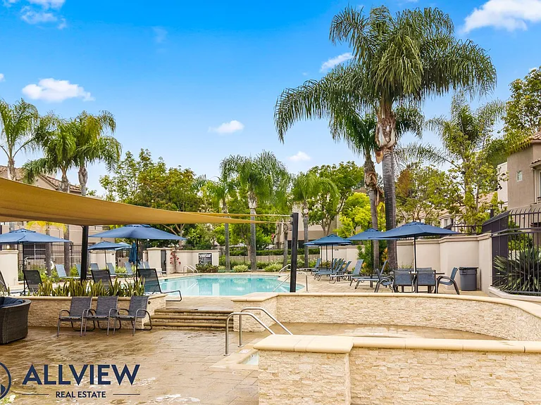 33 Silverwind — Photo 27