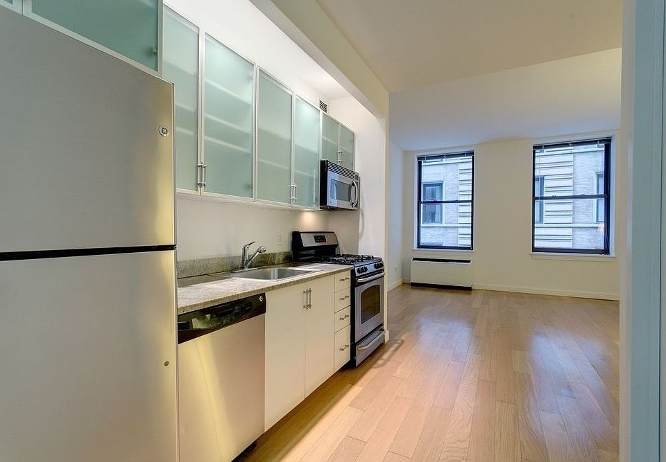 1st image of 37 Wall St APT 7T