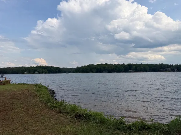 100 Flat Run, Locust Grove, VA 22508