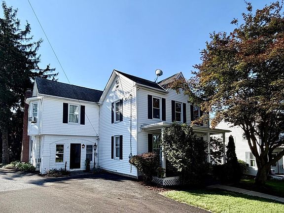3rd image of 200 Prospect St