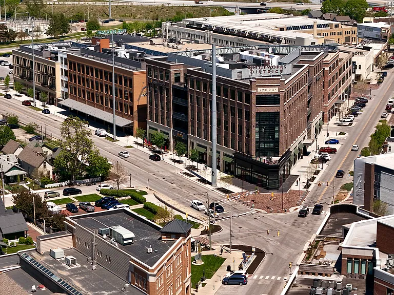 800 N Park Ave — Photo 15