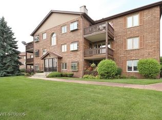 17200 Ridgeland Ave APT 2E, Tinley Park, IL 60477