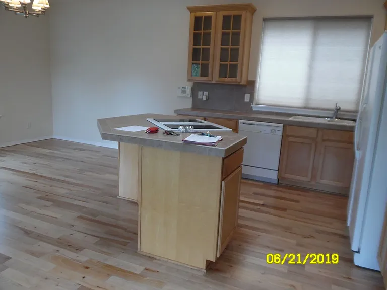 325 Cypress — Photo 7