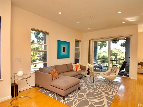 3rd image of 211 Warbler Ln