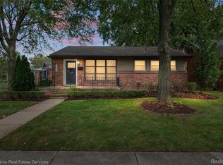 1283 E Melton Rd, Birmingham, MI 48009