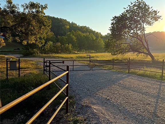 4th image of County Road 6670 #T9