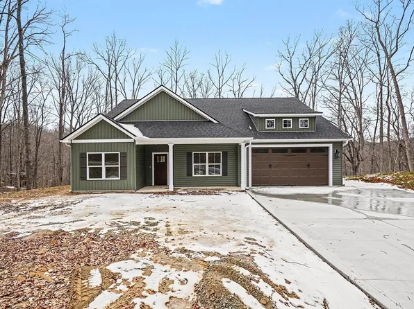 16 Forest Dr, Travelers Rest, SC 29690