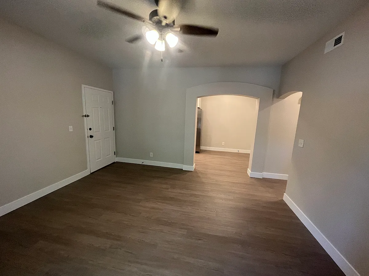Building Photo - 150 S 800 E