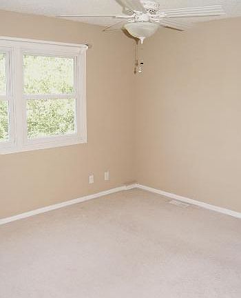 4th image of 821 NW Greenwood St #35