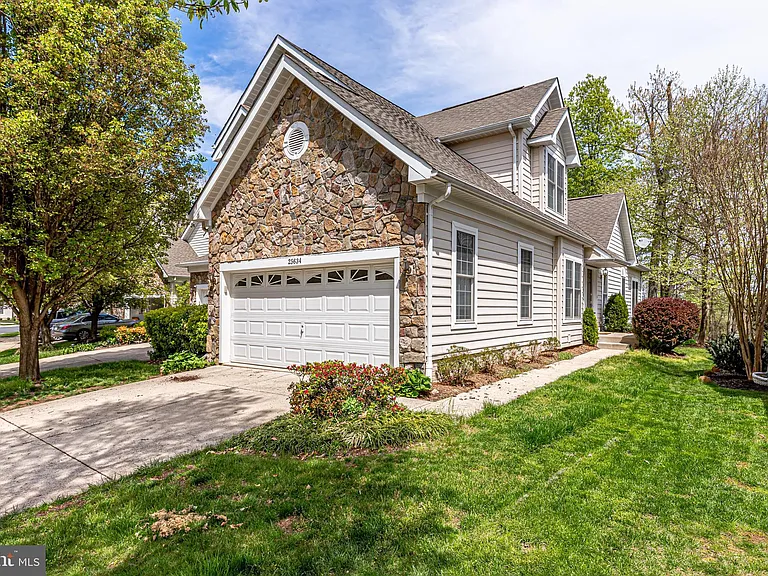 25634 Creek Run Ter — Photo 1