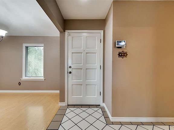 5th image of 4813 Las Lomas Dr