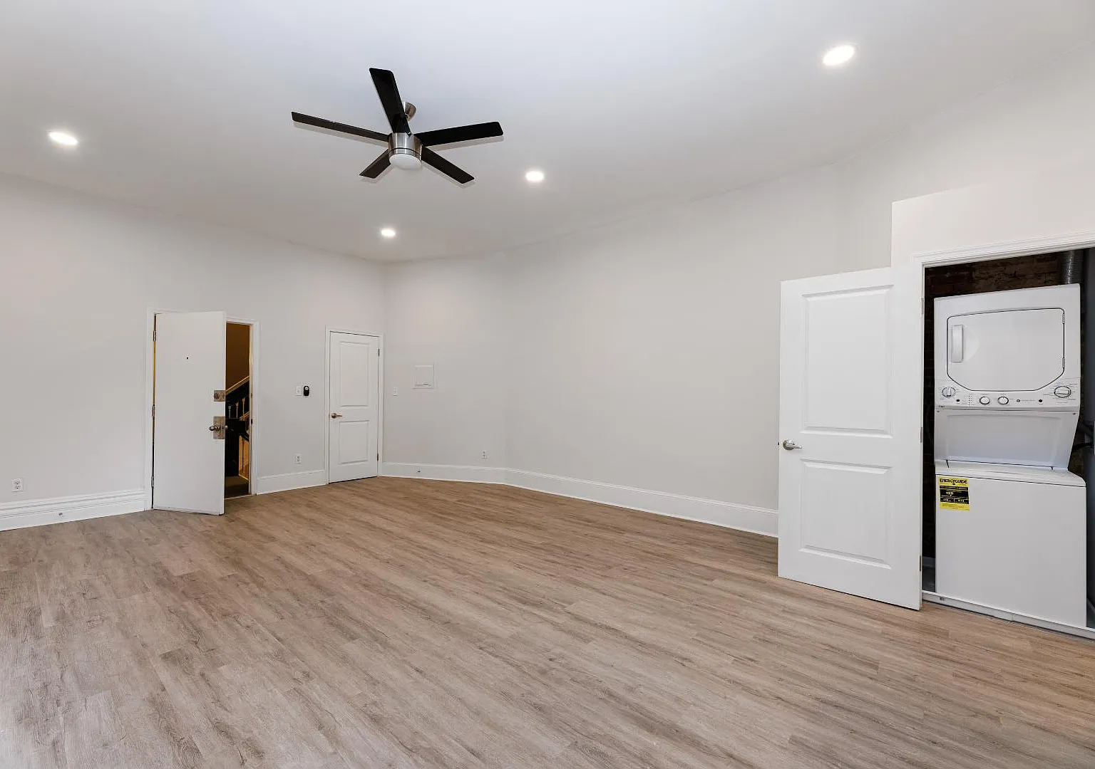 1916 Eutaw Place - 2nd Floor R (2R) — Photo 3