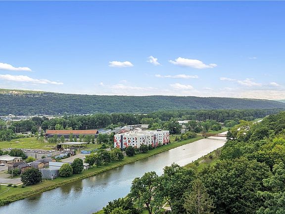 3rd image of 121 Elm St