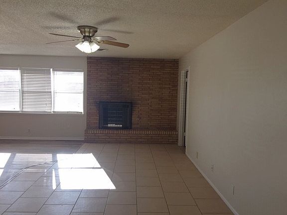 3rd image of 4709 Laura Dr