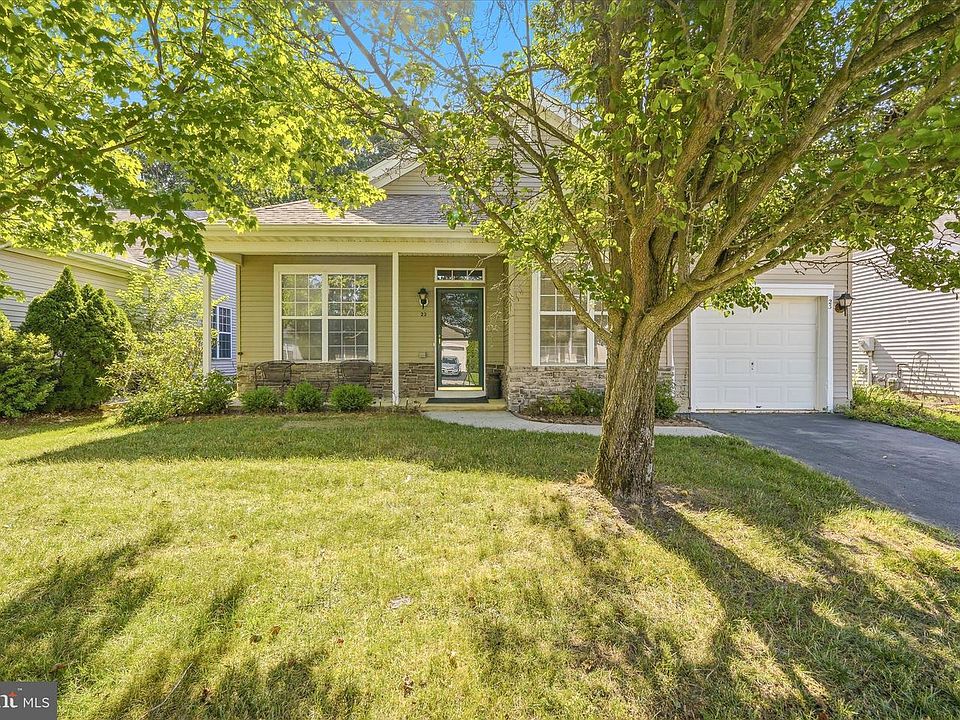 1st image of 23 Robin Ln