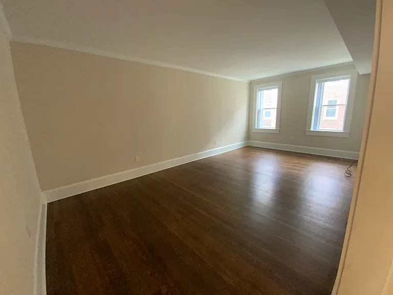 16 Short St #2 — Photo 5