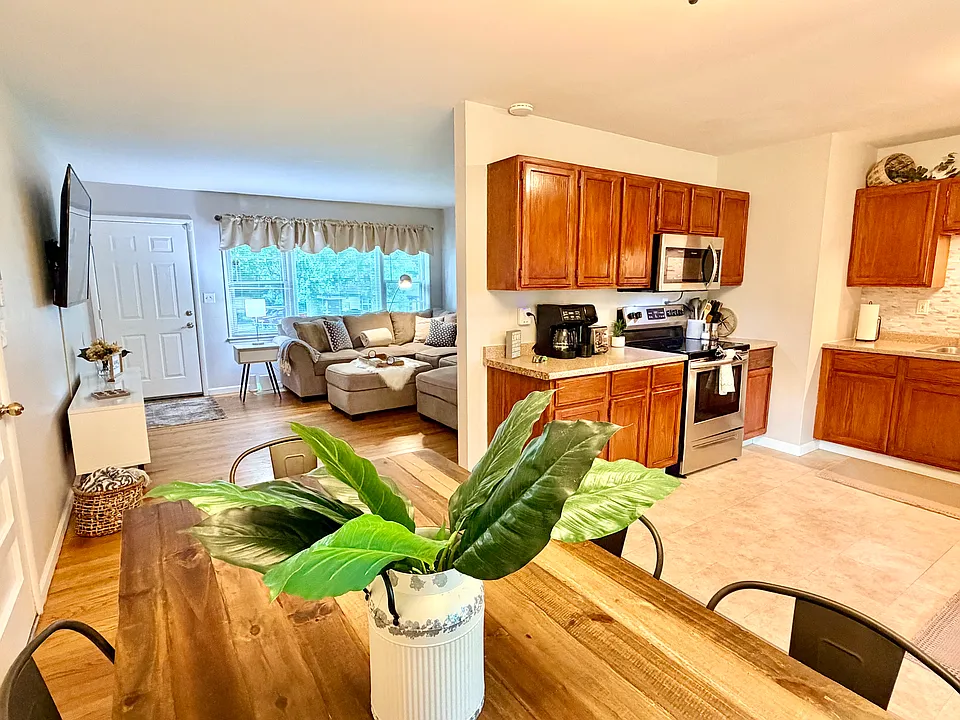 12111 E 51st Ter S