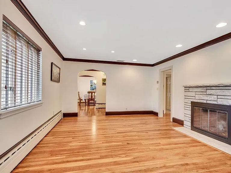 832 Chestnut St — Photo 5