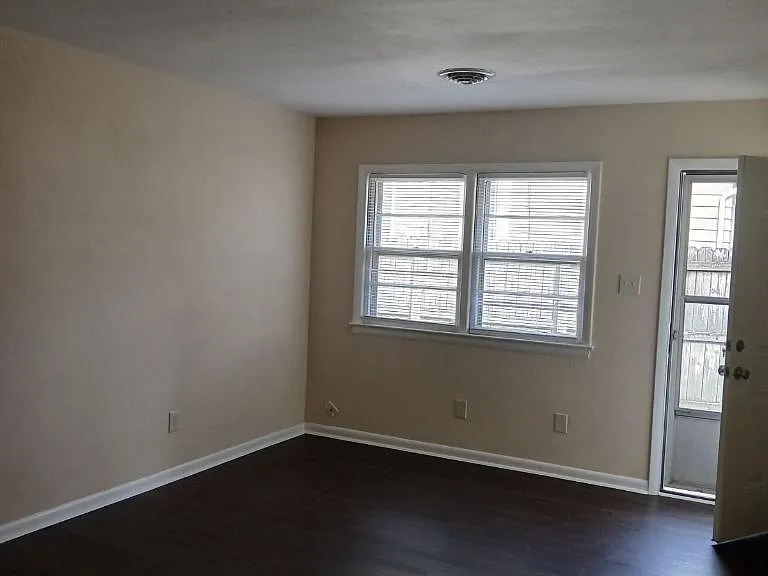 2640 Ballentine Blvd #B — Photo 3