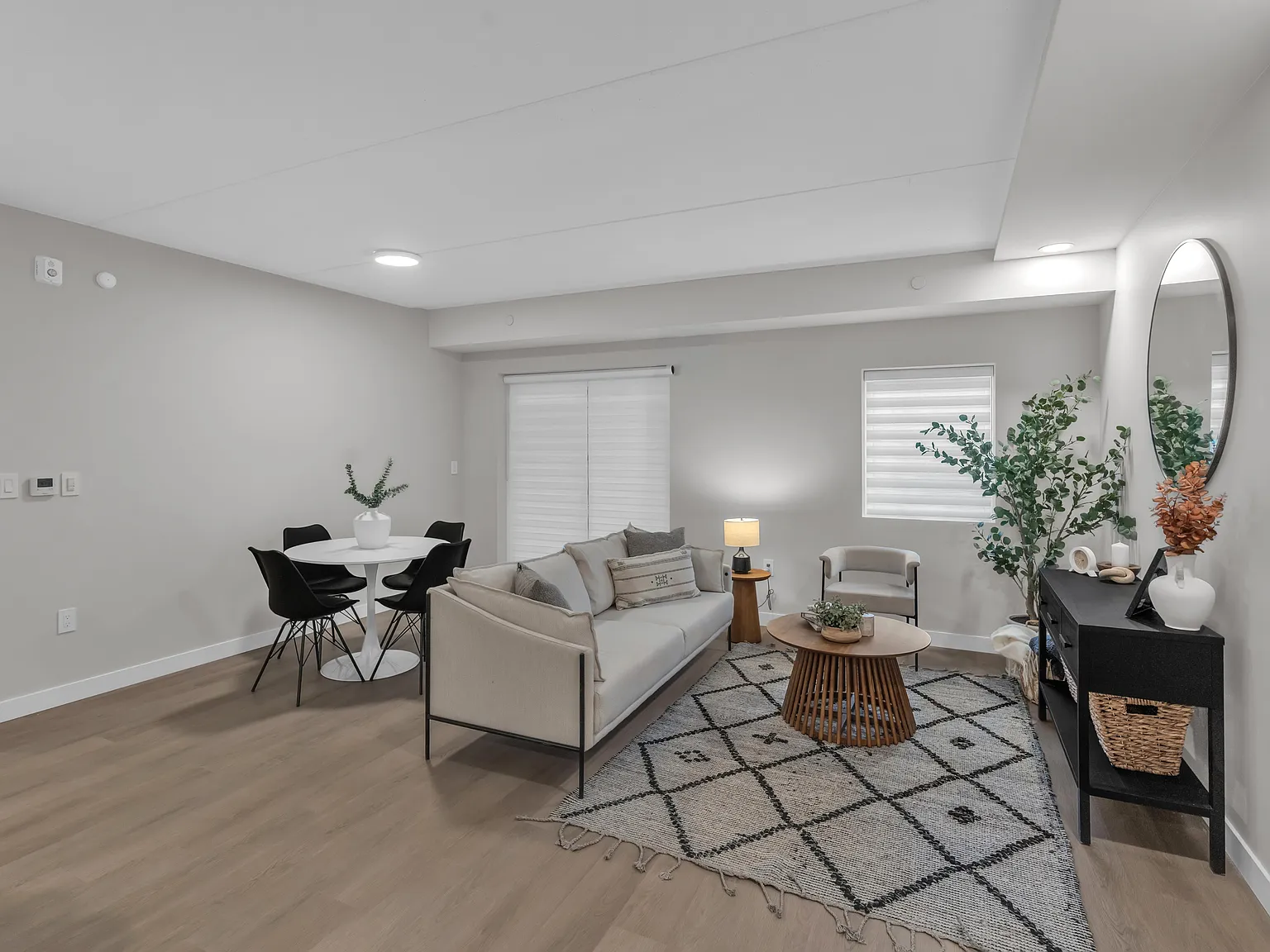 939 Chancellor Drive — Photo 4