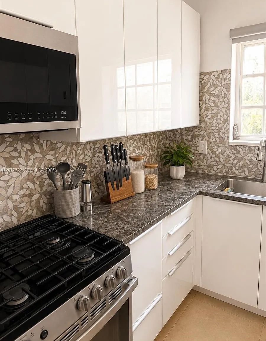 2 bed, 1.0 bath, 620 sqft, $2,600 — Photo 3