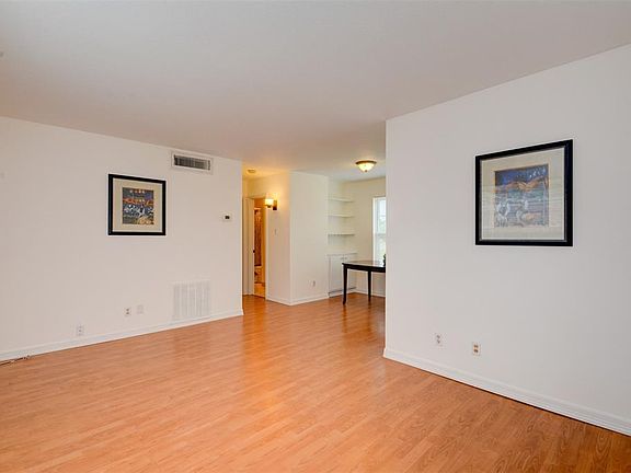 5th image of 5552 N Braeswood Blvd #137