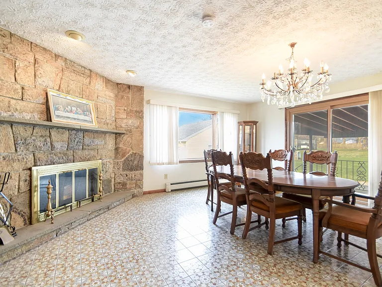 3895 Madison Ave — Photo 10