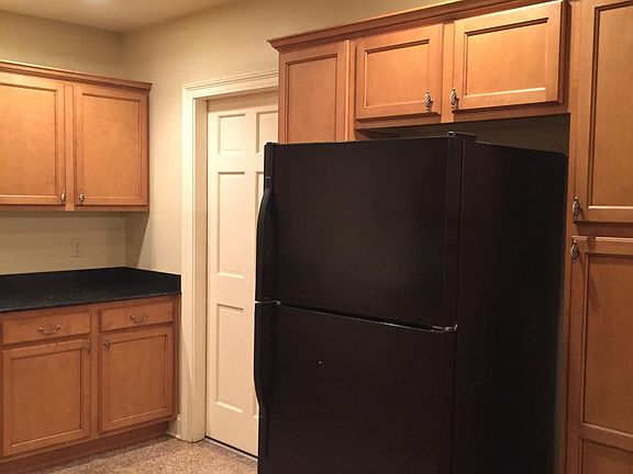 2nd image of 215 Opal St APT B