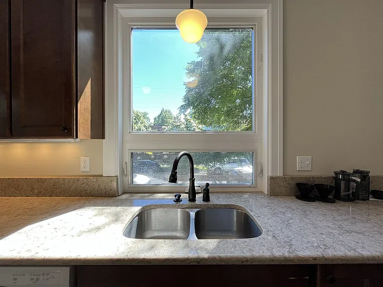 2850 NE Davis St — Photo 13
