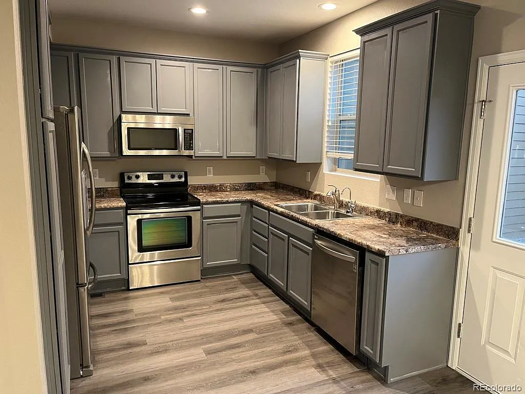 3 bed, 3.5 bath, 1788 sqft, $3,500 — Photo 2