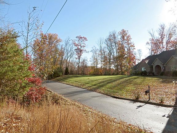 4th image of Persimmon Orchard Dr