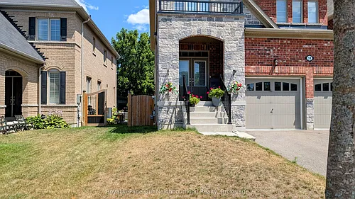 31 Terry Cres #LOWER Photo 1
