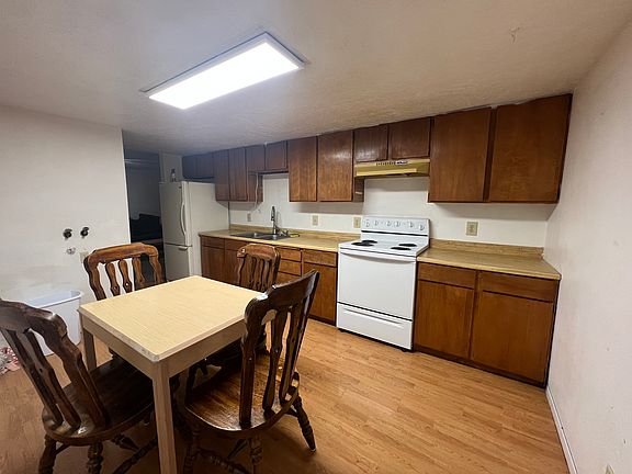 5th image of 171 N Main St #1