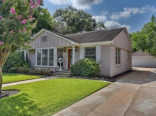 303 W Tom Green St, Brenham, TX 77833