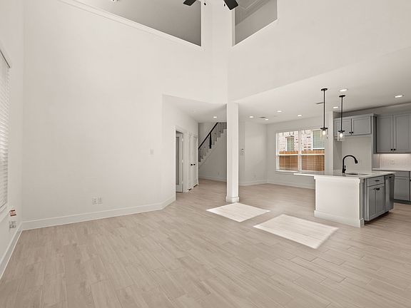 4th image of 2215 Garden Arbor