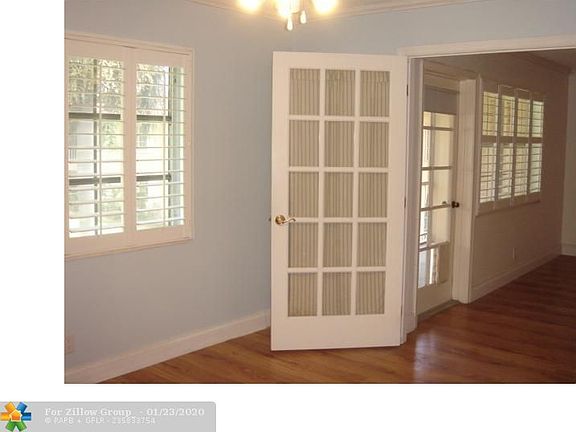 4th image of 300 NE 19th Ct APT 217N