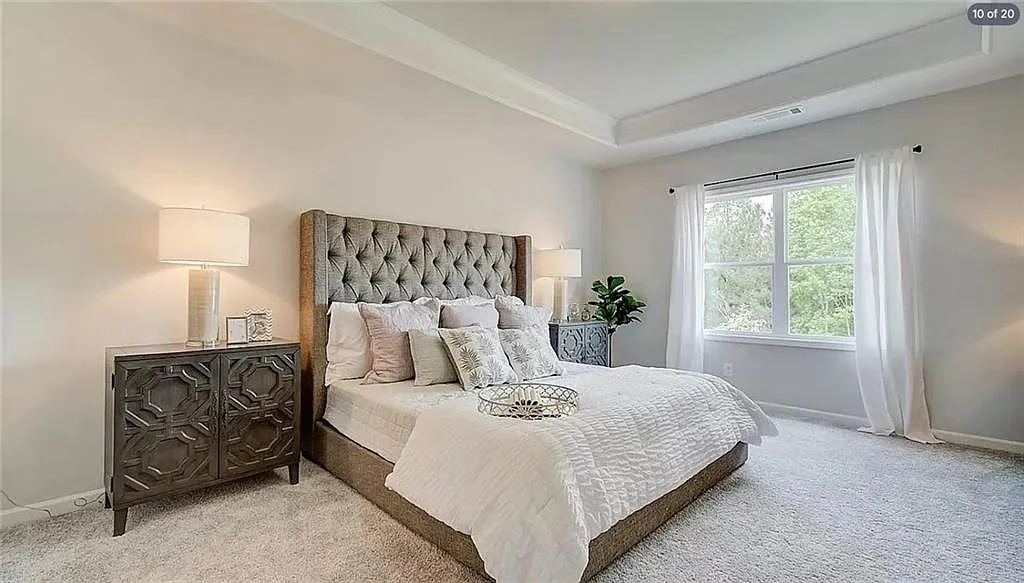 3 bed, 2.5 bath, 1850 sqft, $2,050 — Photo 2