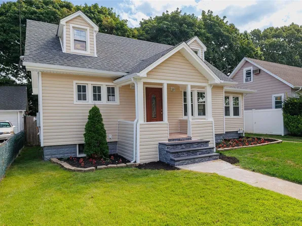 1861 Twain Street, North Baldwin, NY 11510