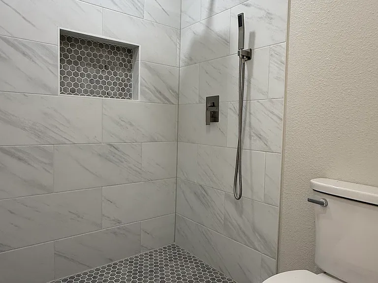 1817 Crescent St — Photo 33
