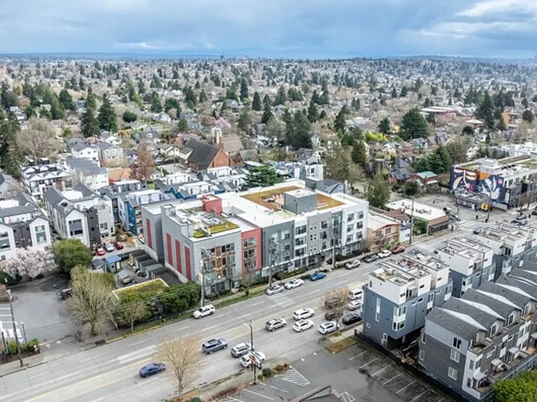 The Duo Apartments — Photo 11