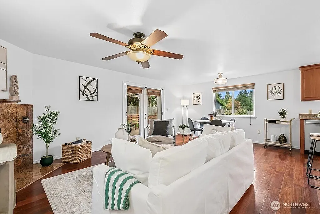 444 Marine View Pl — Photo 2