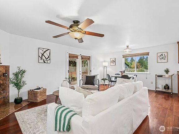2nd image of 444 Marine View Pl
