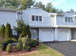 21 Meadowview Ter, Fair Lawn, NJ 07410