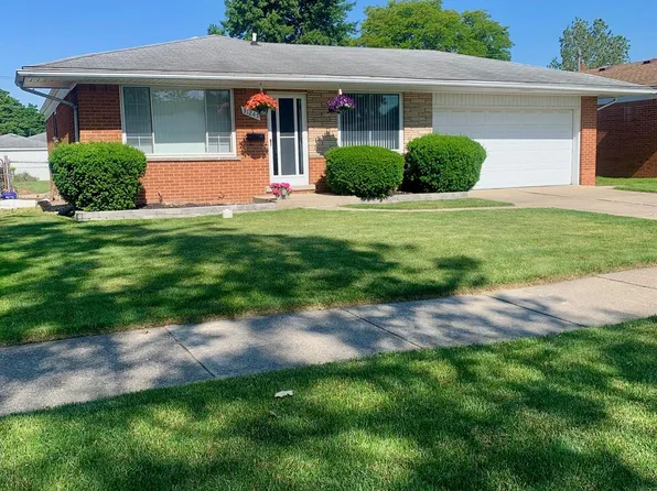 31243 Fairfield Dr, Warren, MI 48088