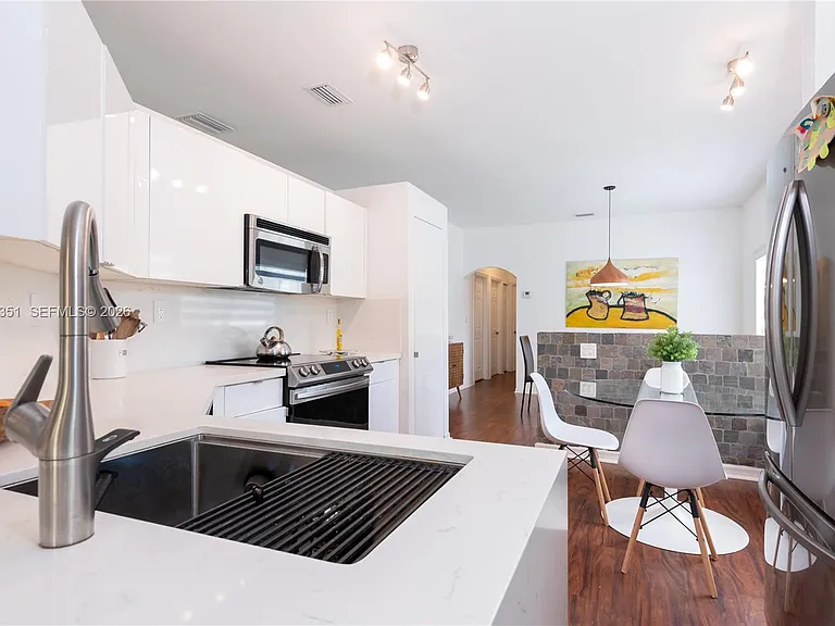 4123 Sapphire Bnd — Photo 36