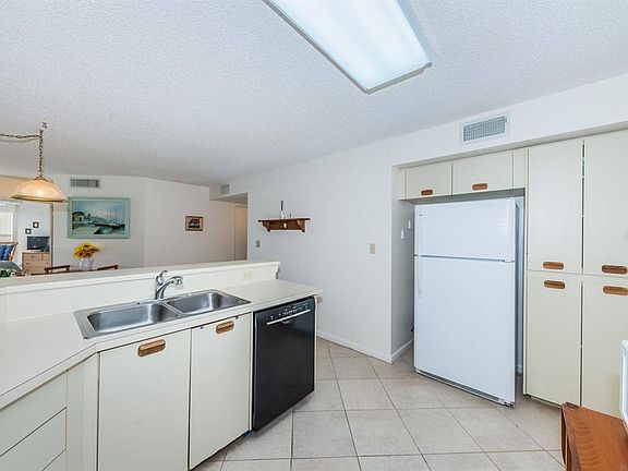 4th image of 6050 Bahia Del Mar Cir APT 120