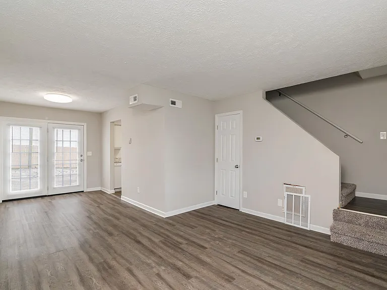 2522 McMillan St N — Photo 2