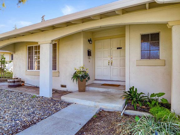 3rd image of 3584 Minto Ct