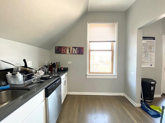3rd image of 1338 N La Salle Dr APT 4