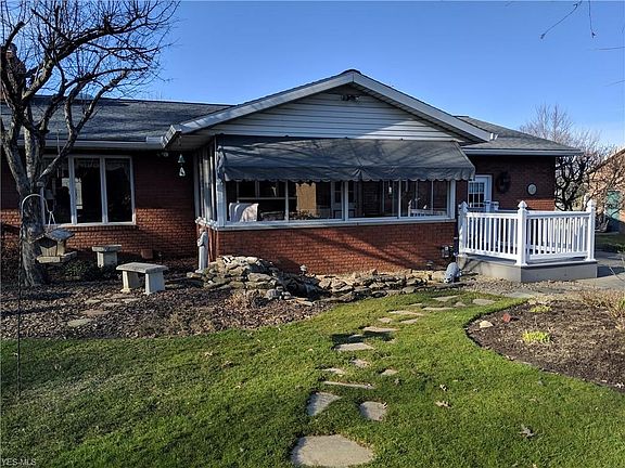 4th image of 225 Tanglewood Dr